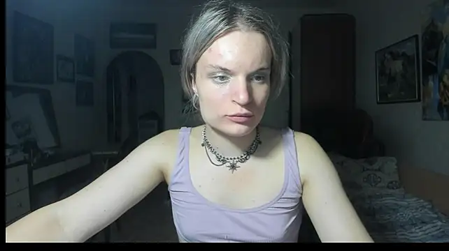 milliKira006 webcam