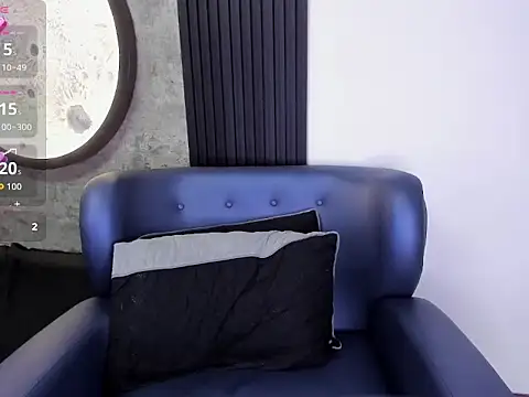 Karly33 webcam