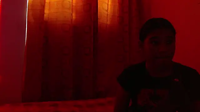 Lunaa__Velvet webcam