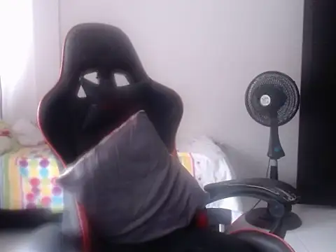 Adriana_0312 webcam