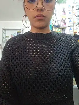 Cute_hollywood1 Live Webcam on Stripchat