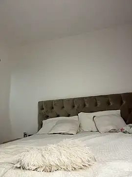 IrisBlues 😅 free naked stream