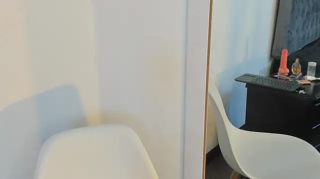 IniridaCollins_ live cam on StripChat