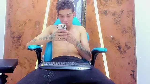 Juan_Big_20 live sex cam