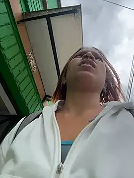 Mia_0-4 webcam