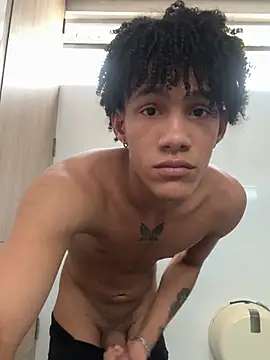 NoahBull19 webcam