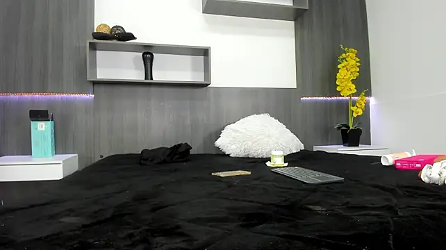 sally_hot18 webcam