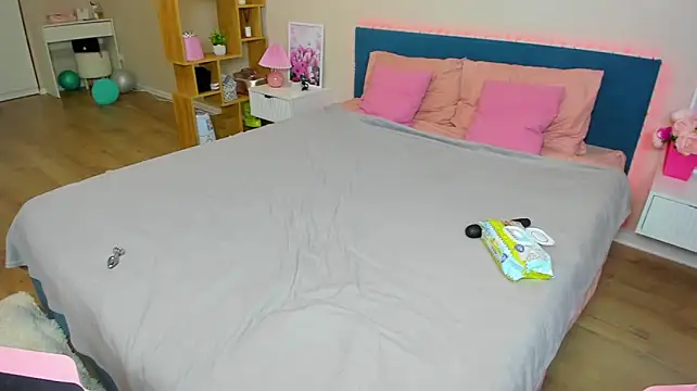 BritneyLix webcam