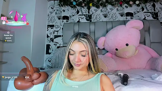 LucyRosse webcam