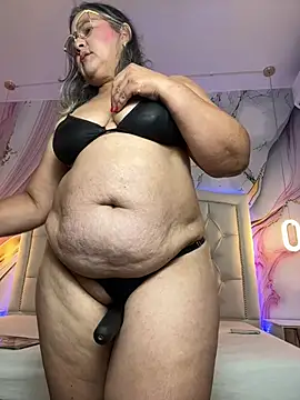 Lucy_Milf_474 webcam