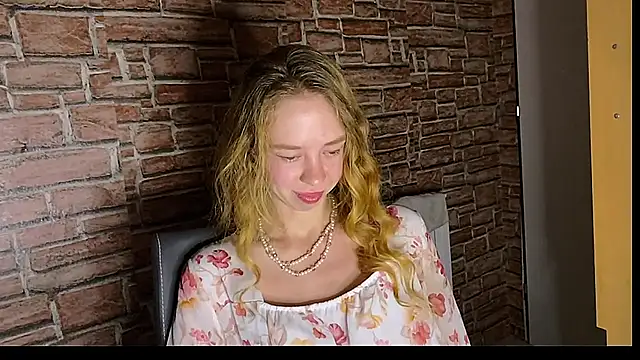 ElizaStorm webcam