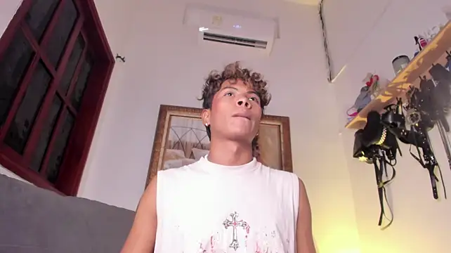 Cuteboyhenrik_os webcam