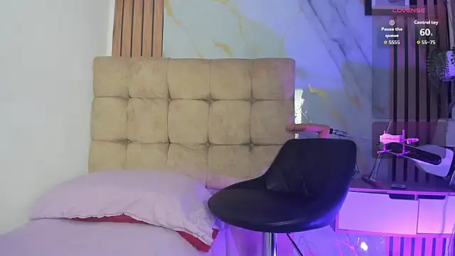 nyx_white_Gay webcam