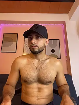 TylerJhon webcam