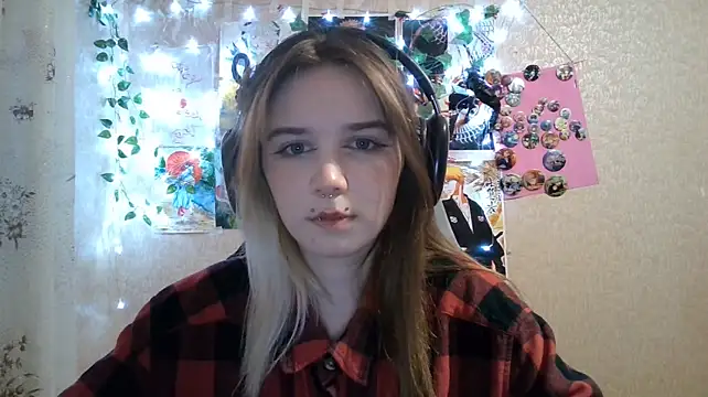 MilaTyan 🦊 nude webcam chat