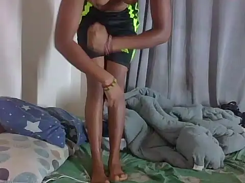 prettyshontel live cam on StripChat