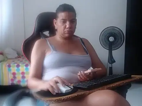 Adriana_0312 🕓 online sex chat