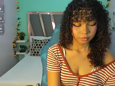 north_sweet_ live cam on StripChat