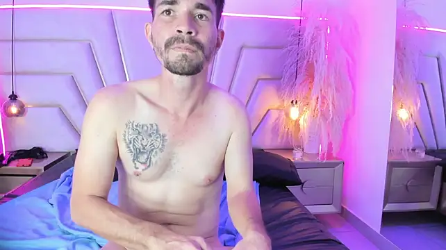 Luna_and_Axell webcam