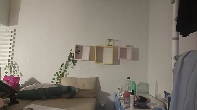 KelliBeatrice webcam