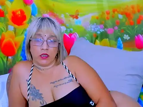 indianroxy webcam