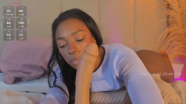 aprilebony_ webcam