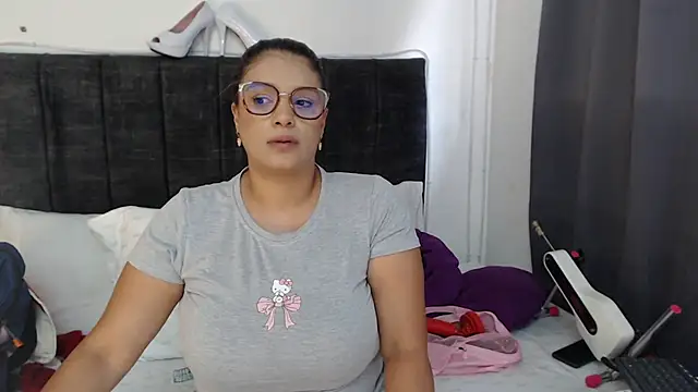 Nicol_Love0 webcam