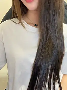 Yiyina_17 webcam