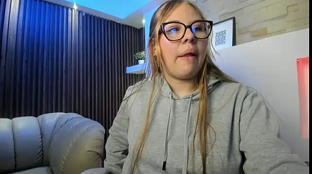 sophie_bloom9 webcam
