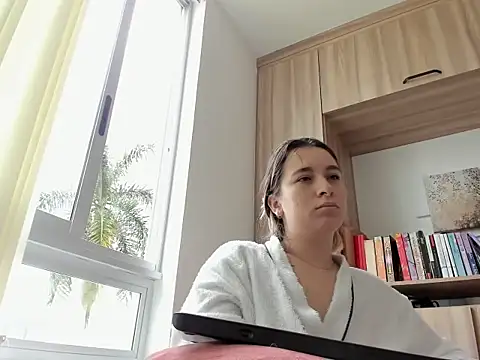 Alice_Mirren webcam