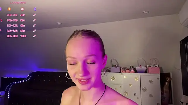Anika_Socutehe