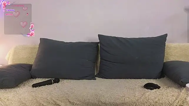 too_sexxxy live cam on StripChat