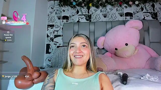 LucyRosse webcam