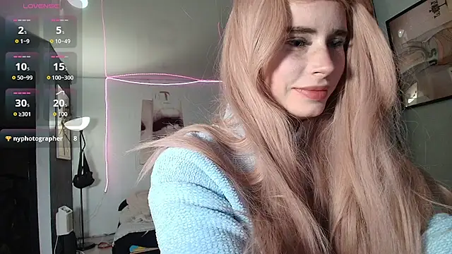 PieraMarch live cam on StripChat