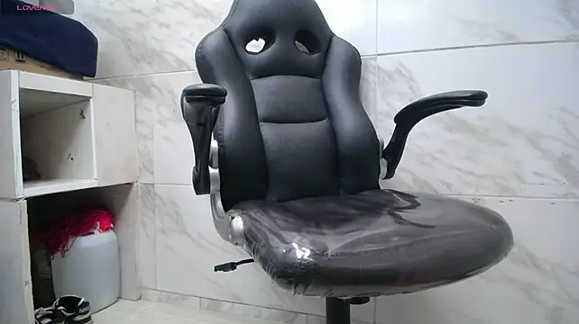 yaazhinii webcam