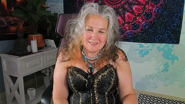 LilaMaharani live cam on StripChat