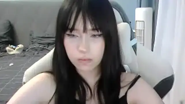 EvaHurt live cam on StripChat