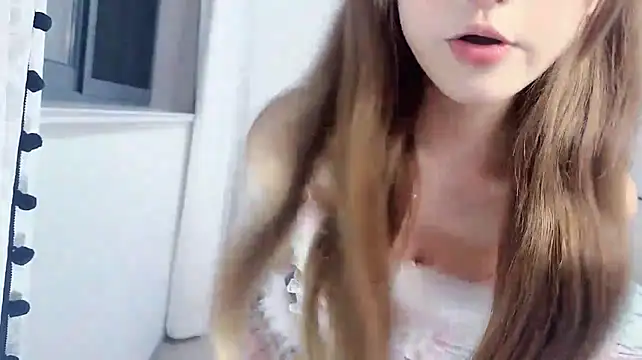 cute-08 webcam