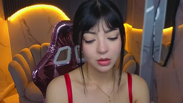 _mia_collins_b_ live cam on StripChat