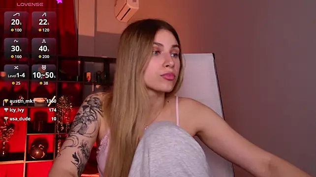 EllieCutes live cam on StripChat