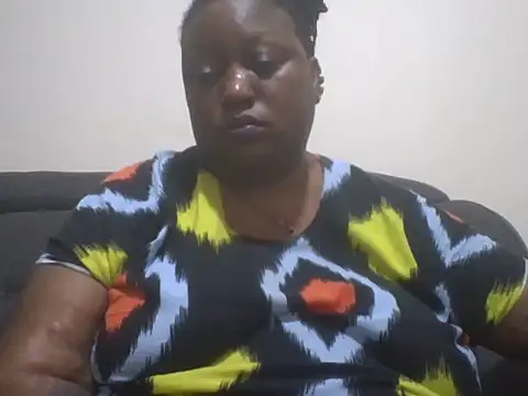 fat_ebonyqueen live cam on StripChat