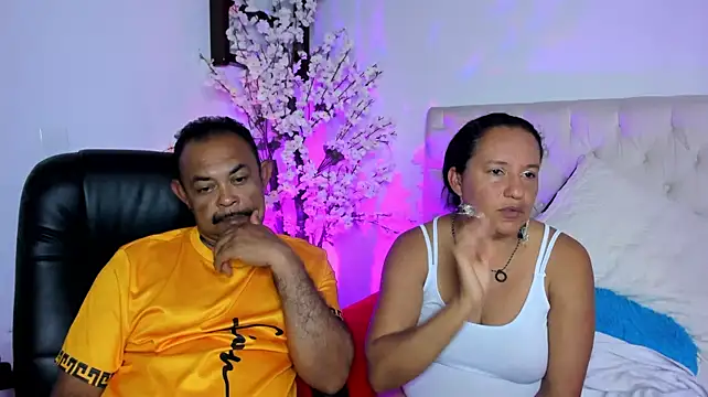 John_n_Kate live cam on StripChat