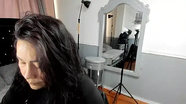 gaby_trent live cam on StripChat