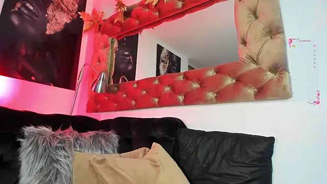 AmelyaMann webcam