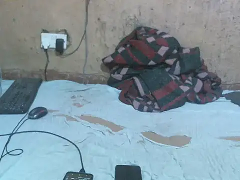 cute_naimah webcam