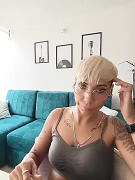 MiaMorgan_ webcam