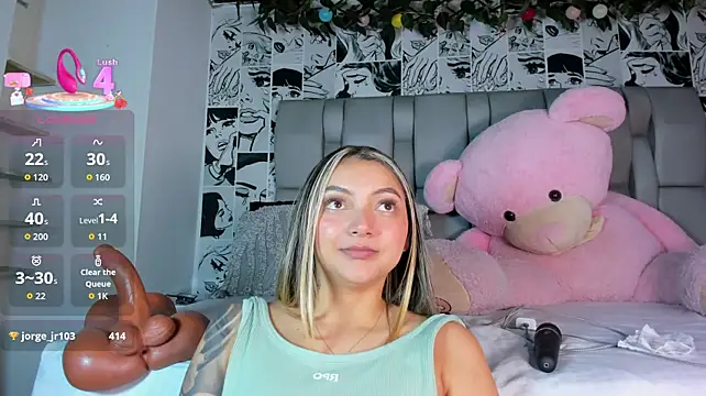 LucyRosse webcam