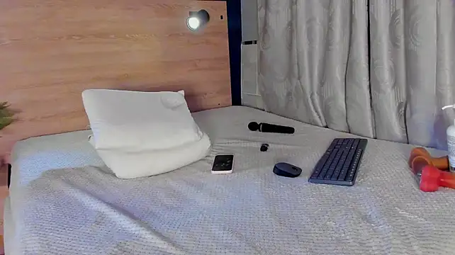 SarahMiler_ webcam