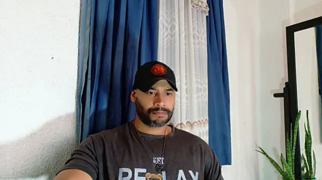 musclehetero webcam