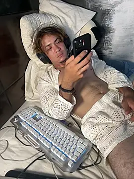 AngelLatinBoy webcam